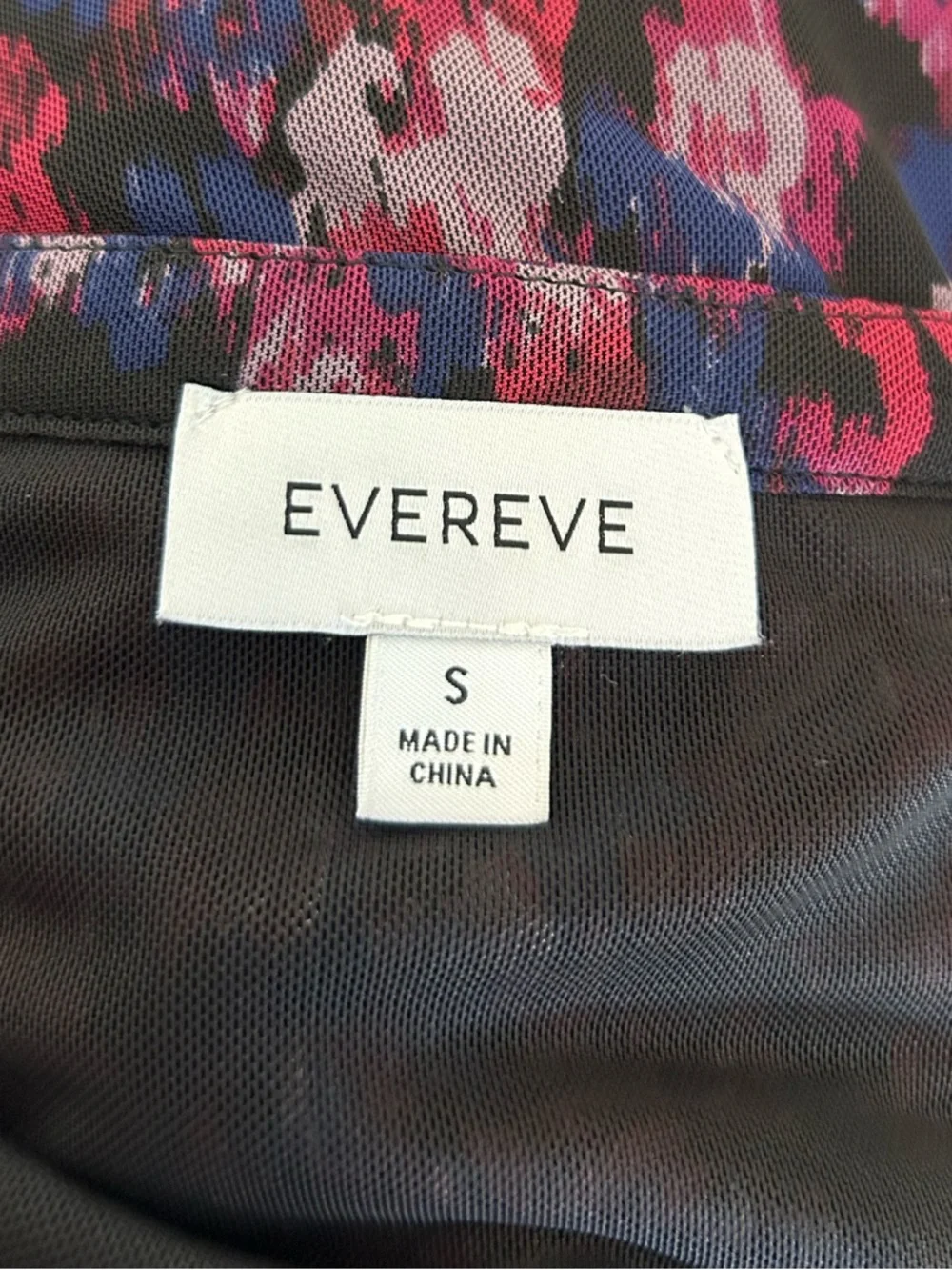 Evereve Abstract Print Meshed V Neck Long Sleeve Blouse Top Shirt Size‎ Small